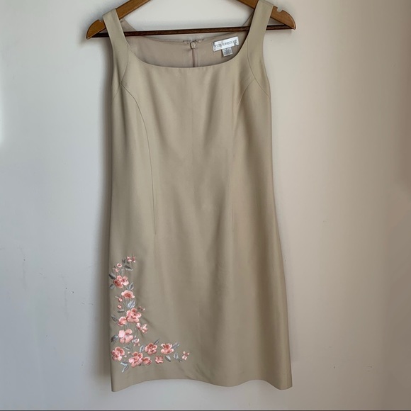 🆕 Silk Champagne Shift Floral Embroidered Dress - Picture 4 of 9